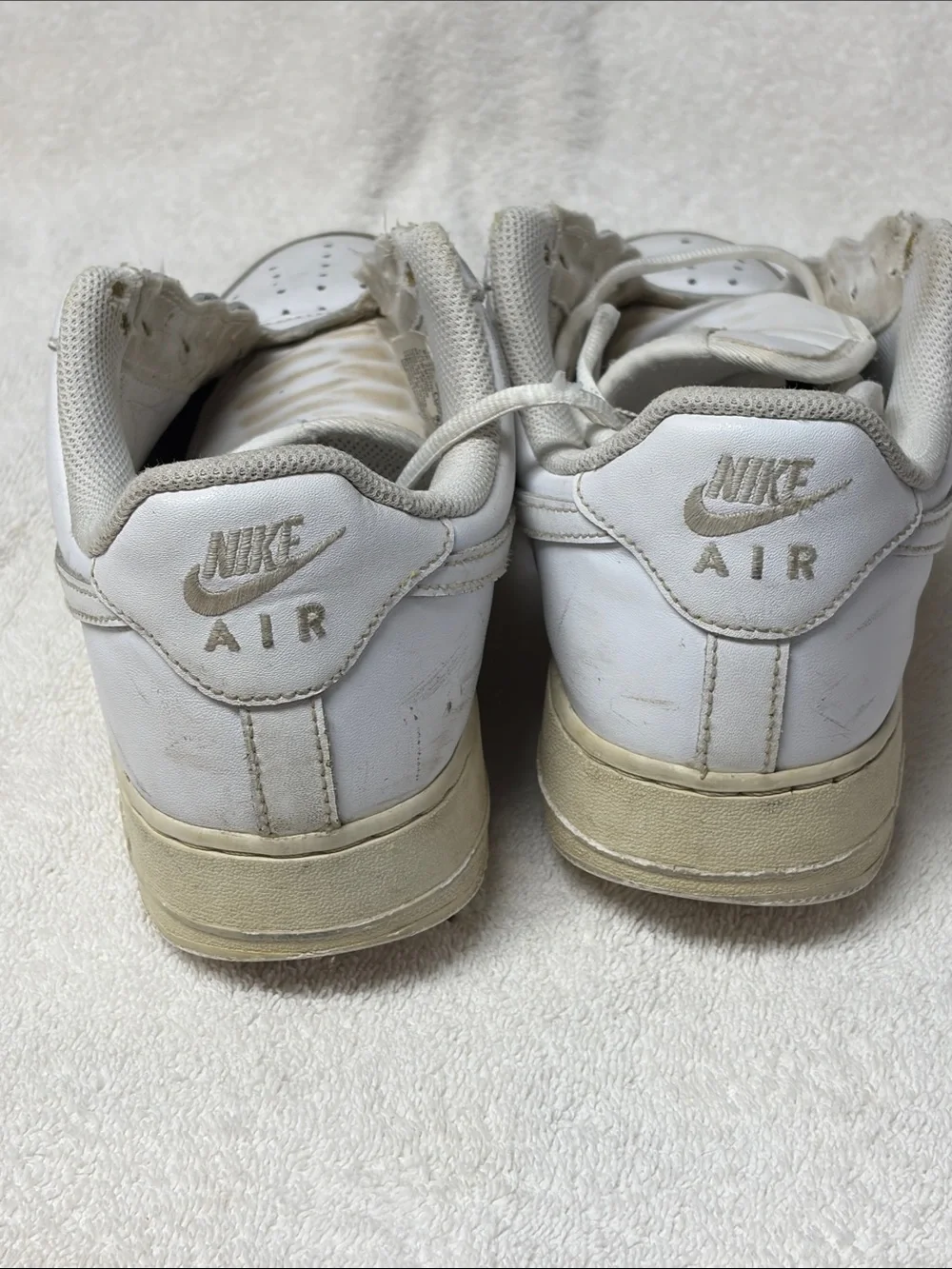 Nike Air Force 1 ’07 Triple White Men’s Size 9 CW2288-111